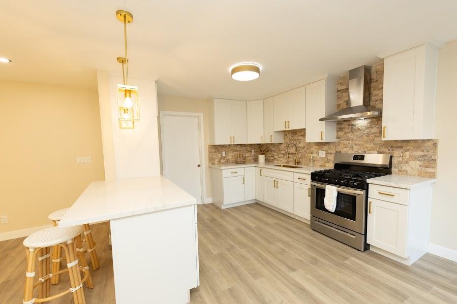 Detail Gallery Image 3 of 14 For 1634 Cuevas Cir, Salinas,  CA 93906 - 3 Beds | 2 Baths