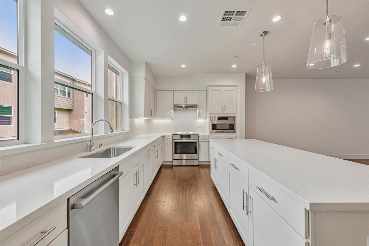 Detail Gallery Image 11 of 19 For 3005 Ivory Ter, San Ramon,  CA 94583 - 3 Beds | 3/1 Baths