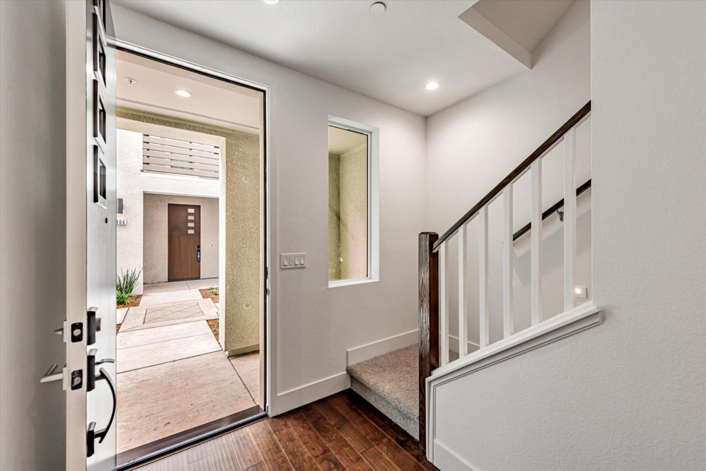 Detail Gallery Image 2 of 19 For 3005 Ivory Ter, San Ramon,  CA 94583 - 3 Beds | 3/1 Baths
