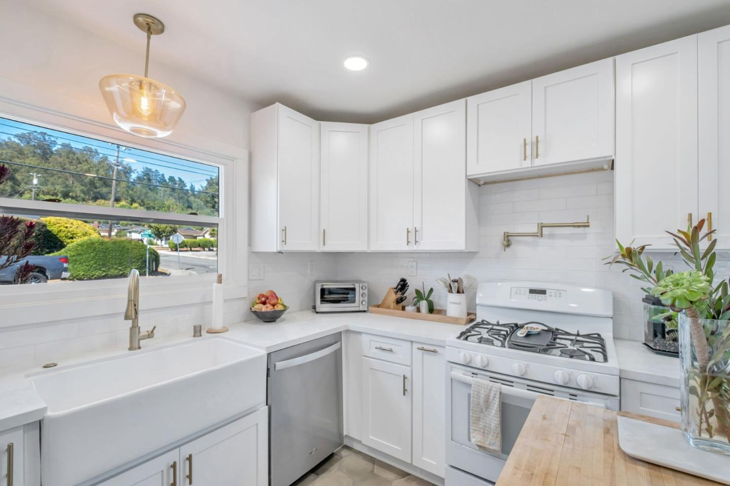 Detail Gallery Image 11 of 34 For 248 Goss Ave, Santa Cruz,  CA 95065 - 3 Beds | 1 Baths