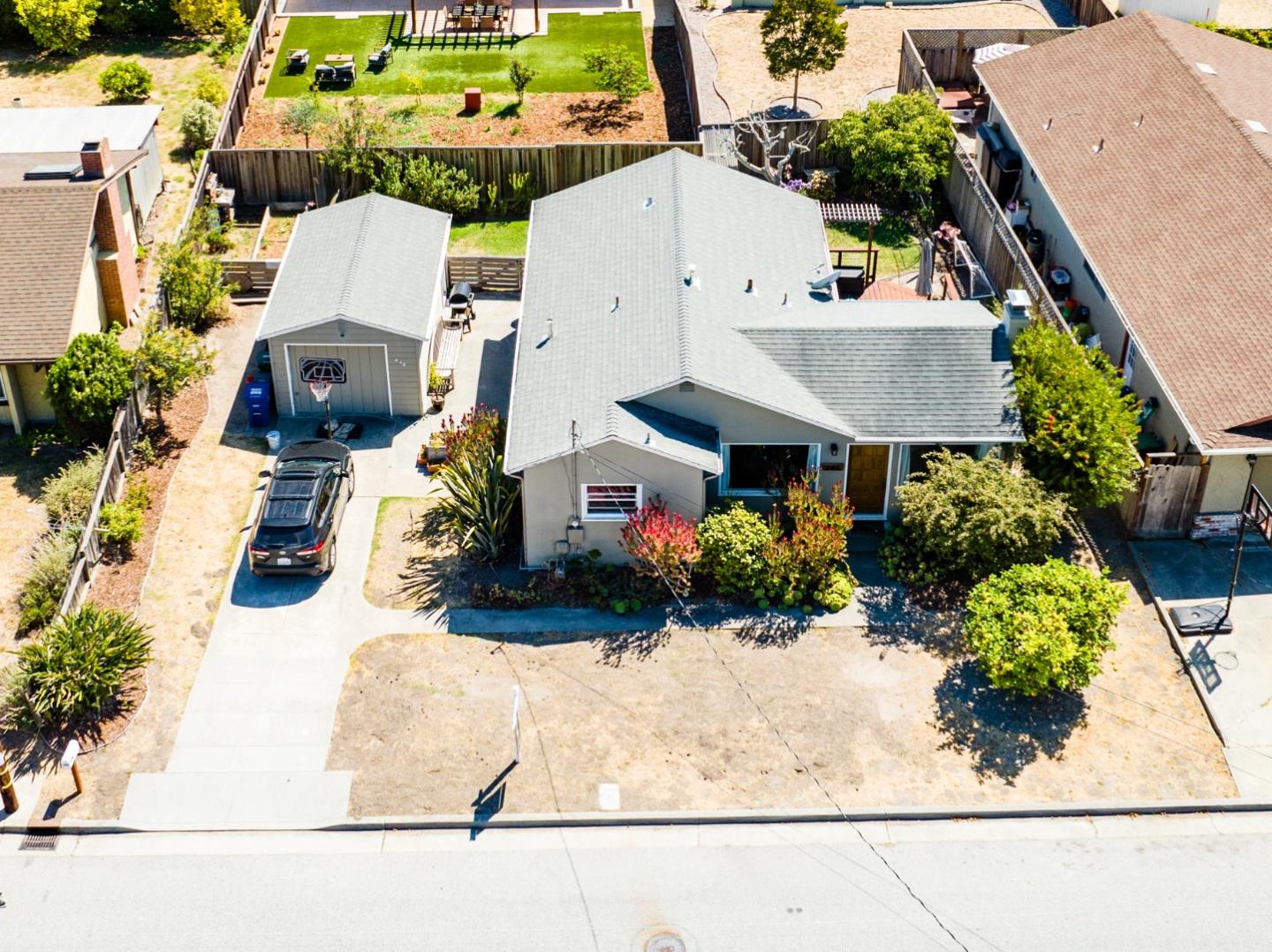 Detail Gallery Image 3 of 34 For 248 Goss Ave, Santa Cruz,  CA 95065 - 3 Beds | 1 Baths
