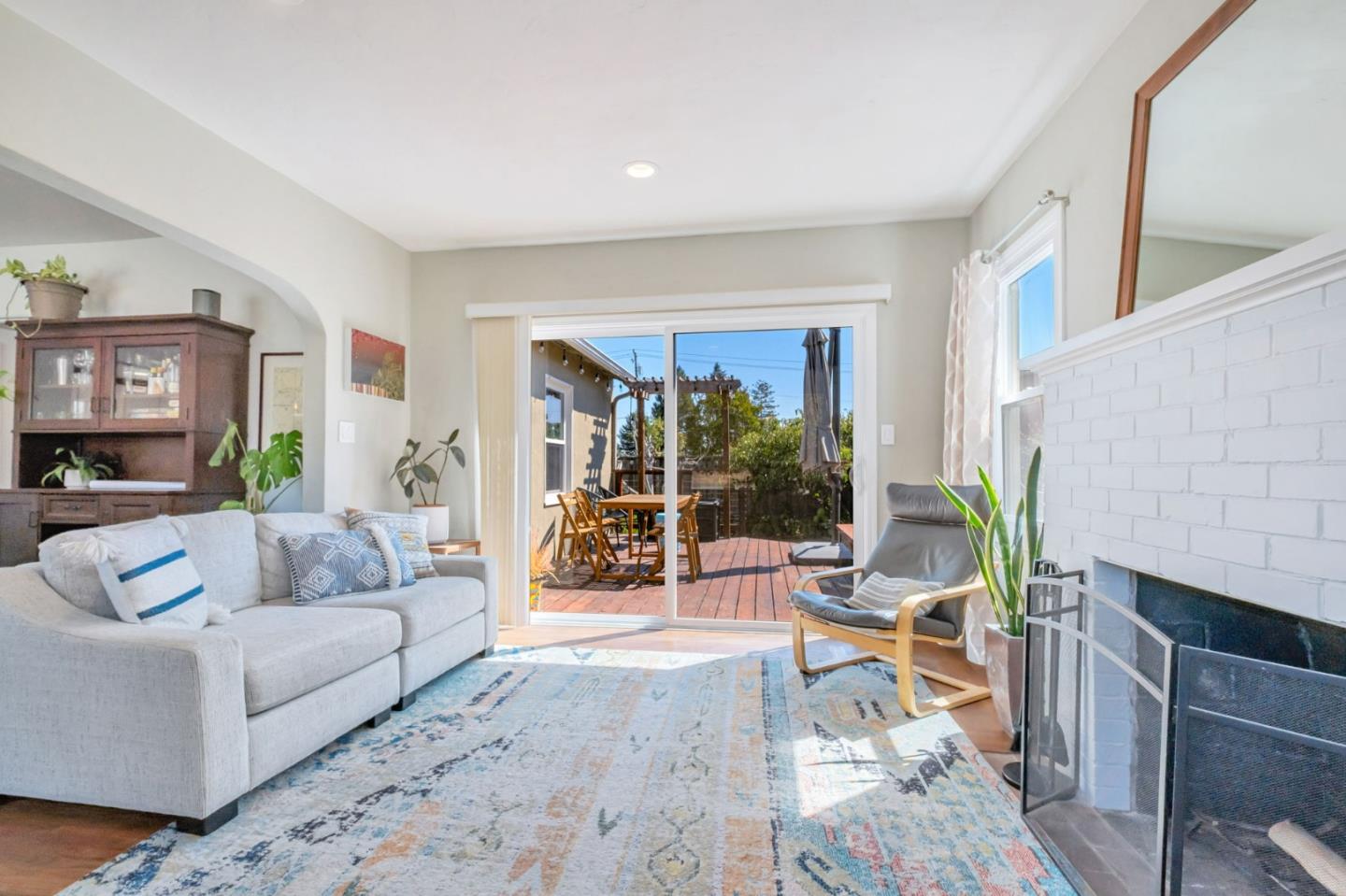 Detail Gallery Image 6 of 34 For 248 Goss Ave, Santa Cruz,  CA 95065 - 3 Beds | 1 Baths