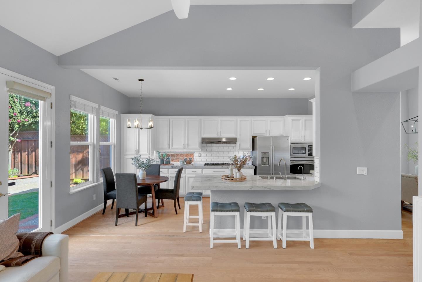 Detail Gallery Image 10 of 40 For 18430 Carmelo Ct, Morgan Hill,  CA 95037 - 4 Beds | 2/1 Baths