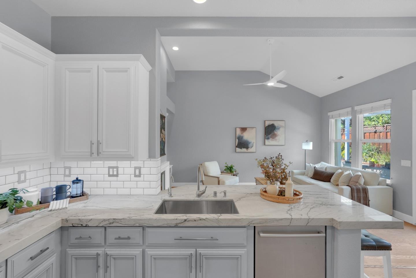 Detail Gallery Image 11 of 40 For 18430 Carmelo Ct, Morgan Hill,  CA 95037 - 4 Beds | 2/1 Baths