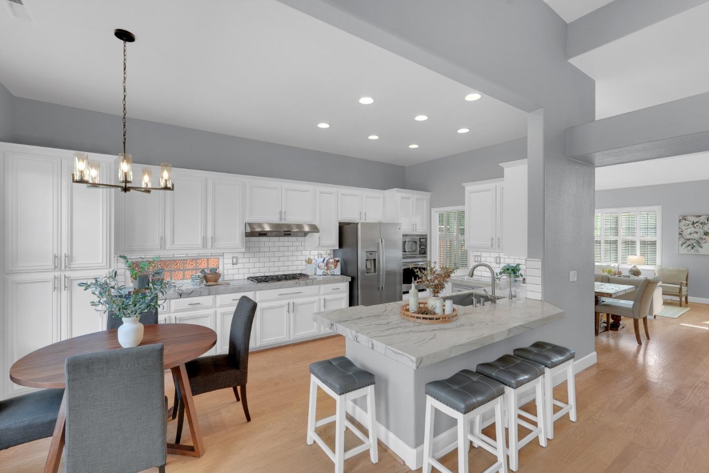 Detail Gallery Image 9 of 40 For 18430 Carmelo Ct, Morgan Hill,  CA 95037 - 4 Beds | 2/1 Baths