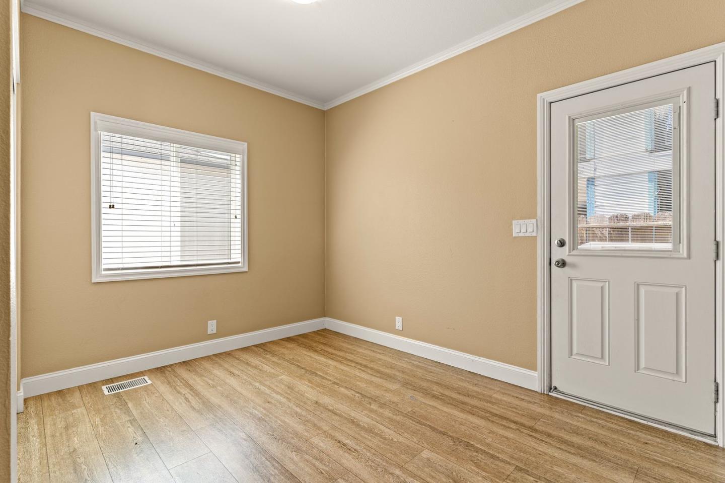 Detail Gallery Image 15 of 27 For 230-250 Smalley Ave, Hayward,  CA 94541 - – Beds | – Baths