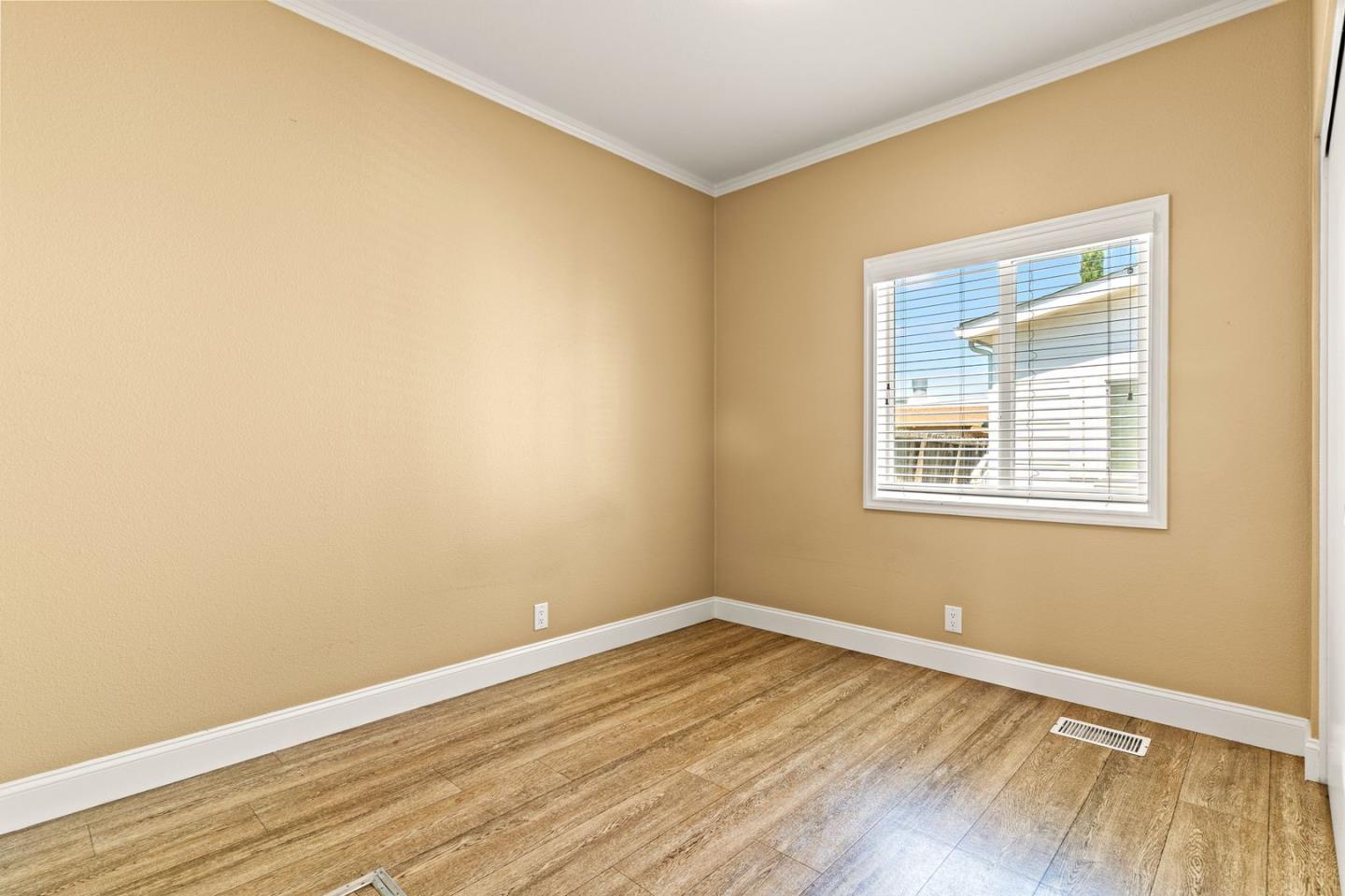 Detail Gallery Image 16 of 27 For 230-250 Smalley Ave, Hayward,  CA 94541 - – Beds | – Baths