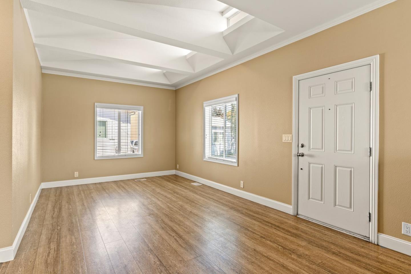 Detail Gallery Image 7 of 27 For 230-250 Smalley Ave, Hayward,  CA 94541 - – Beds | – Baths