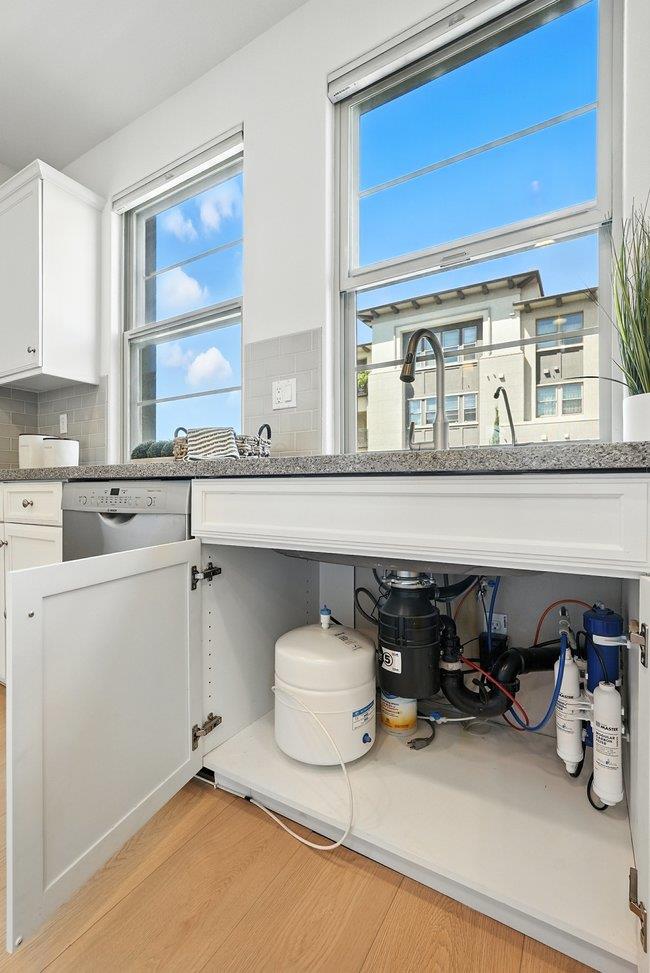 Detail Gallery Image 10 of 36 For 1012 Foxglove Pl, San Jose,  CA 95131 - 2 Beds | 2/2 Baths