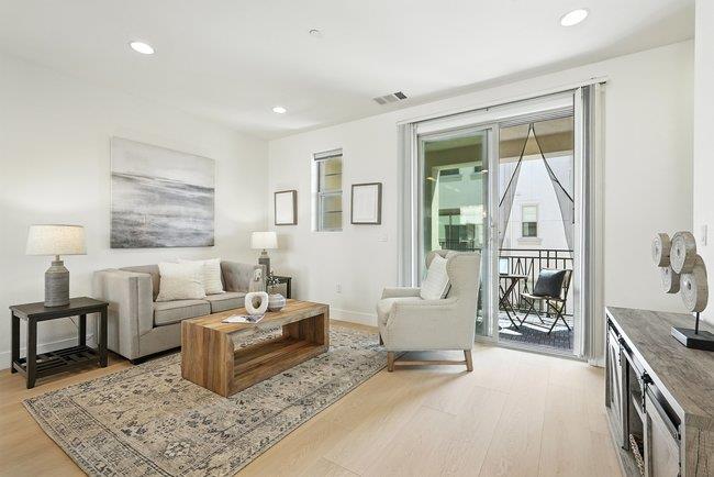 Detail Gallery Image 14 of 36 For 1012 Foxglove Pl, San Jose,  CA 95131 - 2 Beds | 2/2 Baths