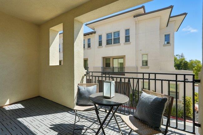 Detail Gallery Image 16 of 36 For 1012 Foxglove Pl, San Jose,  CA 95131 - 2 Beds | 2/2 Baths