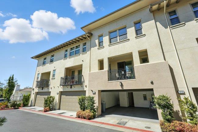 Detail Gallery Image 3 of 36 For 1012 Foxglove Pl, San Jose,  CA 95131 - 2 Beds | 2/2 Baths