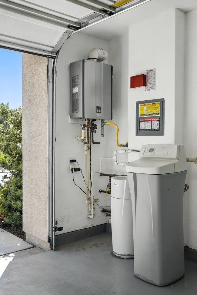 Detail Gallery Image 31 of 36 For 1012 Foxglove Pl, San Jose,  CA 95131 - 2 Beds | 2/2 Baths