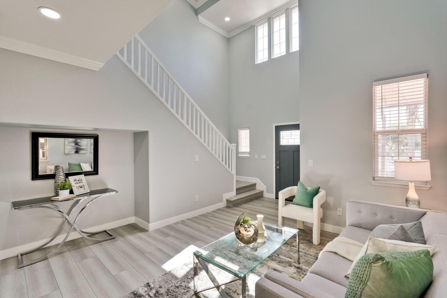 Detail Gallery Image 10 of 73 For 433 Umbarger Rd, San Jose,  CA 95111 - 4 Beds | 2/1 Baths