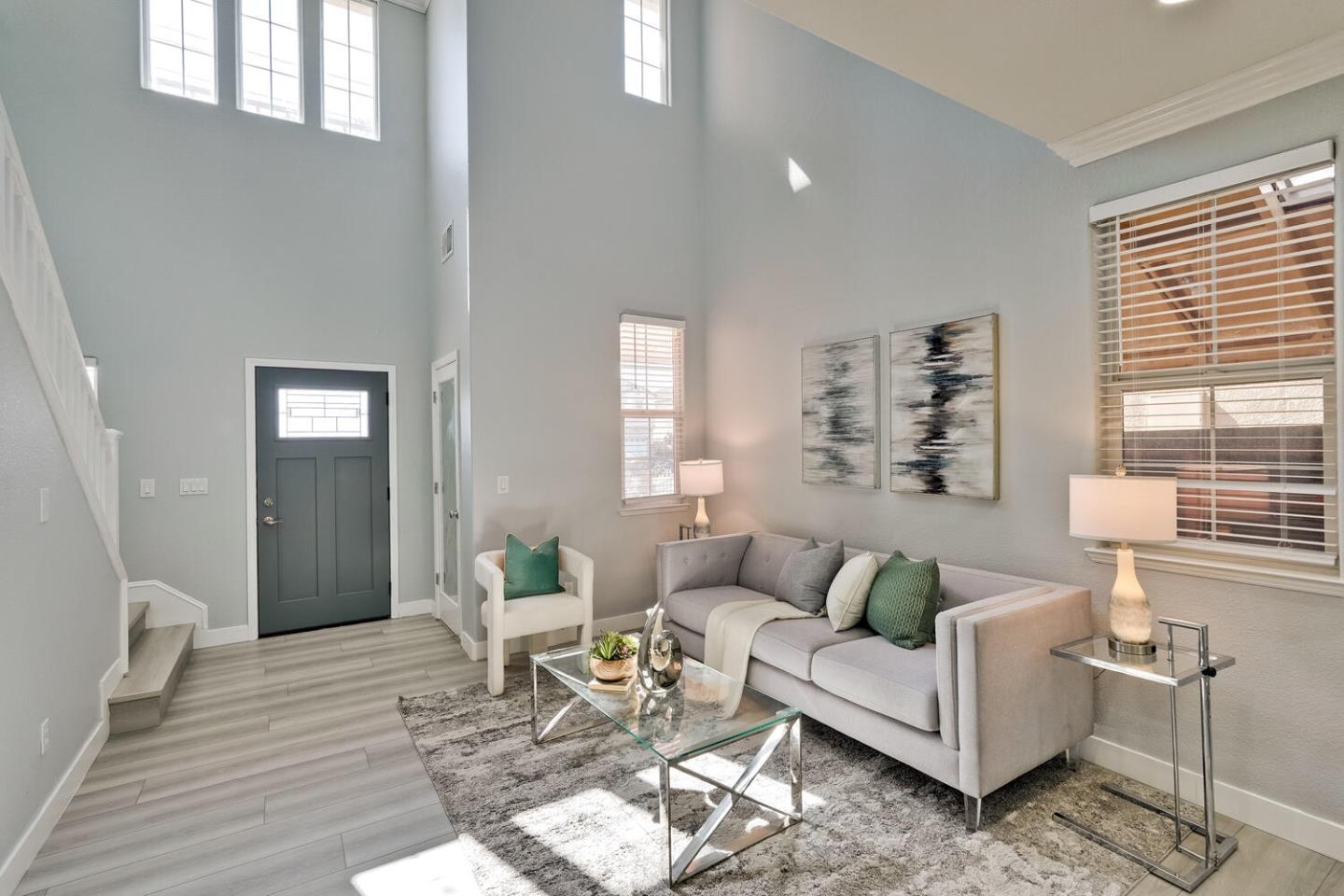 Detail Gallery Image 12 of 73 For 433 Umbarger Rd, San Jose,  CA 95111 - 4 Beds | 2/1 Baths