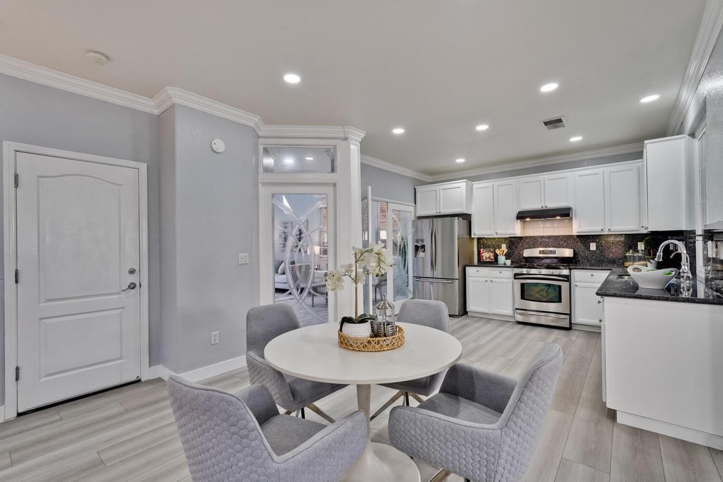 Detail Gallery Image 31 of 73 For 433 Umbarger Rd, San Jose,  CA 95111 - 4 Beds | 2/1 Baths