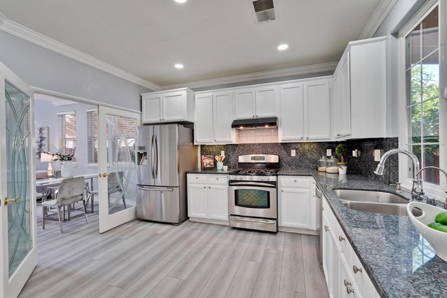Detail Gallery Image 36 of 73 For 433 Umbarger Rd, San Jose,  CA 95111 - 4 Beds | 2/1 Baths