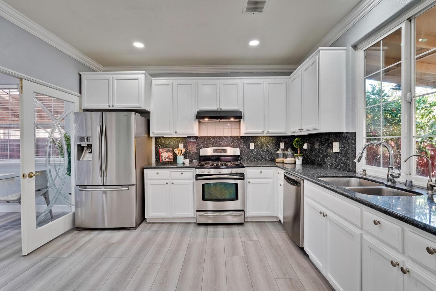 Detail Gallery Image 37 of 73 For 433 Umbarger Rd, San Jose,  CA 95111 - 4 Beds | 2/1 Baths