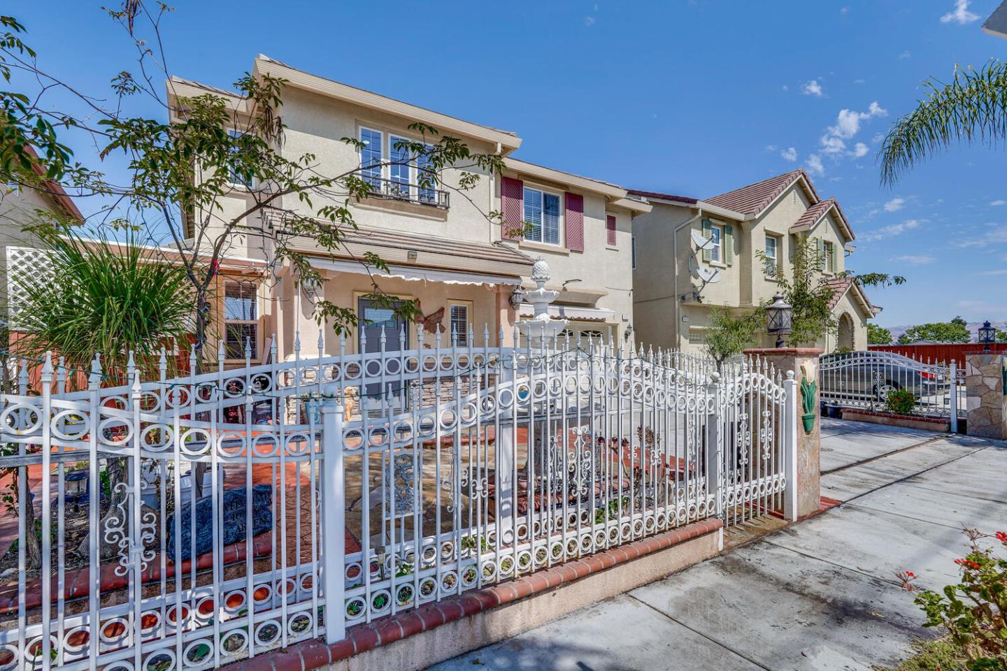 Detail Gallery Image 4 of 73 For 433 Umbarger Rd, San Jose,  CA 95111 - 4 Beds | 2/1 Baths