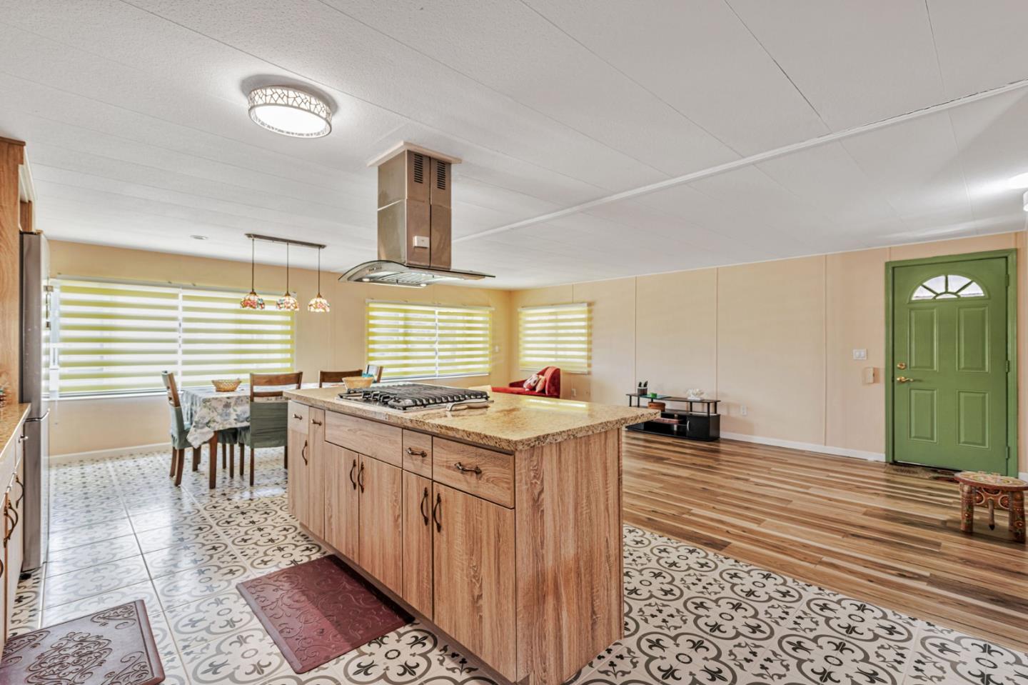 Detail Gallery Image 8 of 45 For 264 Santa Susana #0,  San Leandro,  CA 94579 - 2 Beds | 2 Baths