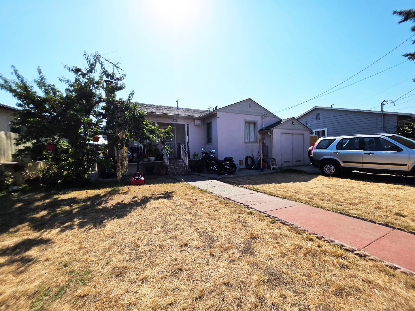 Detail Gallery Image 1 of 3 For 22133 Peralta St, Hayward,  CA 94541 - 4 Beds | 3 Baths