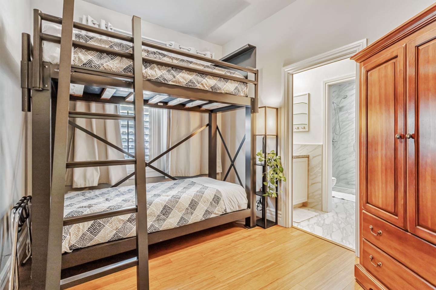 Detail Gallery Image 25 of 32 For 512 2nd St, Santa Cruz,  CA 95060 - – Beds | – Baths
