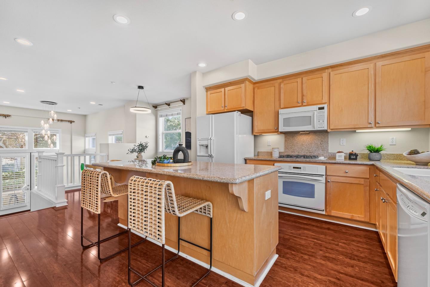 Detail Gallery Image 13 of 45 For 5142 Le Miccine Ter, San Jose,  CA 95129 - 2 Beds | 2 Baths