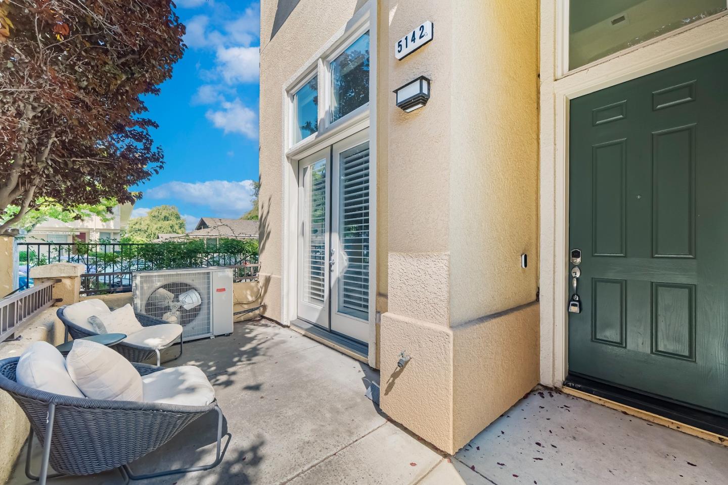 Detail Gallery Image 3 of 45 For 5142 Le Miccine Ter, San Jose,  CA 95129 - 2 Beds | 2 Baths