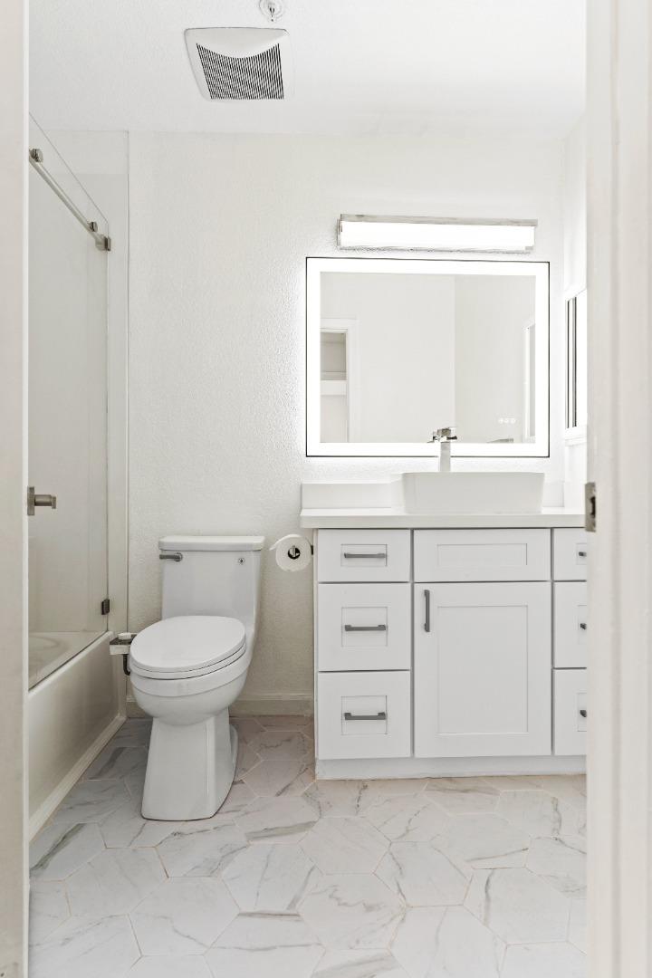 Detail Gallery Image 10 of 27 For 25192 Copa Del Oro Dr #104,  Hayward,  CA 94545 - 2 Beds | 2 Baths