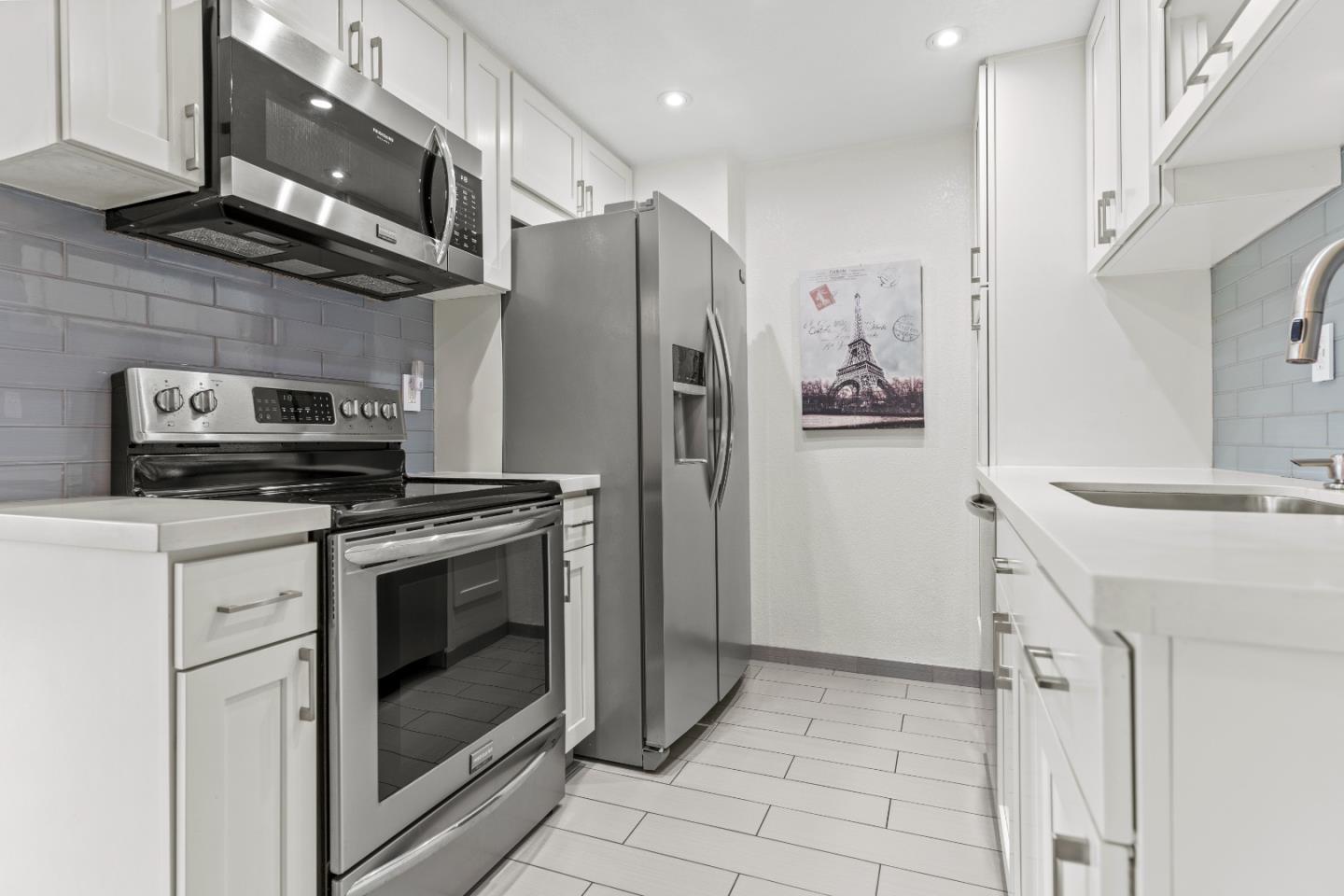 Detail Gallery Image 3 of 27 For 25192 Copa Del Oro Dr #104,  Hayward,  CA 94545 - 2 Beds | 2 Baths