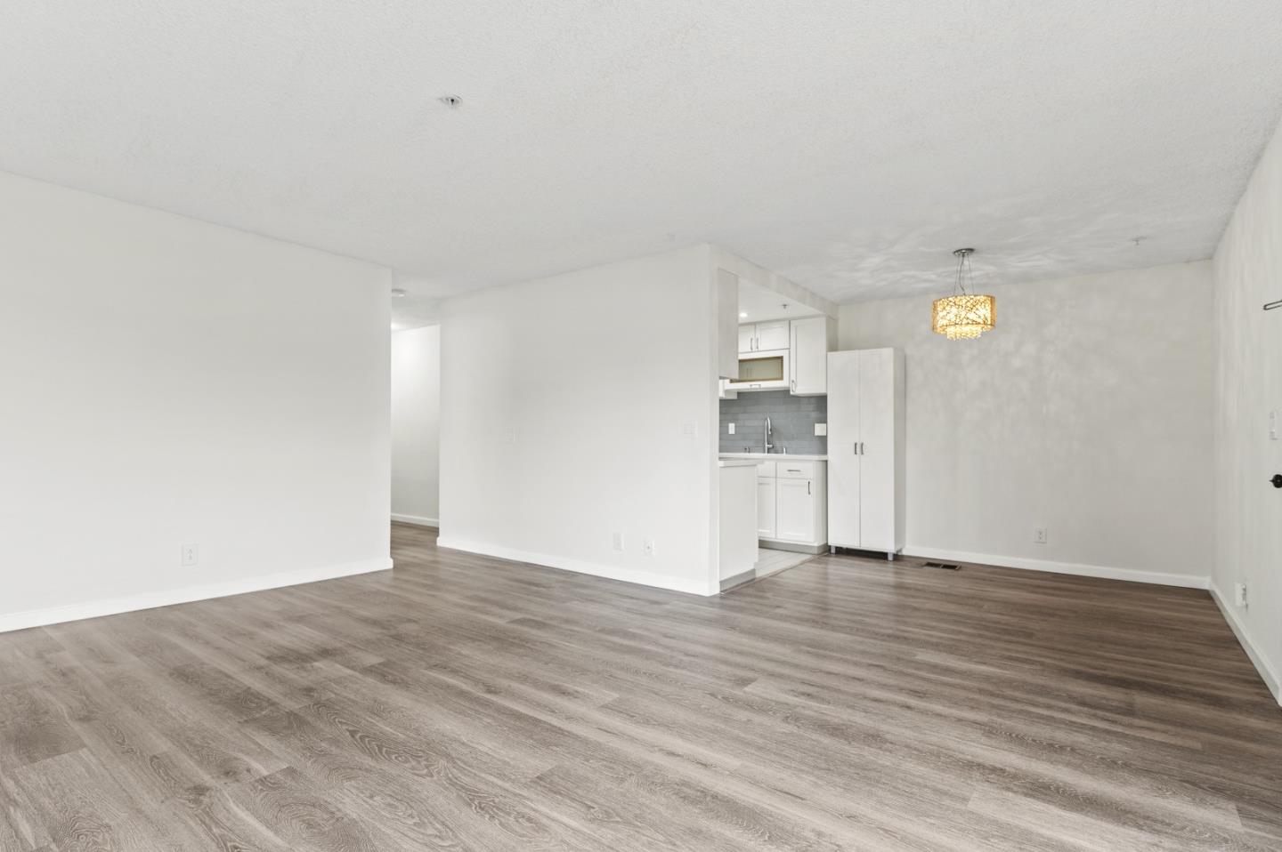 Detail Gallery Image 6 of 27 For 25192 Copa Del Oro Dr #104,  Hayward,  CA 94545 - 2 Beds | 2 Baths