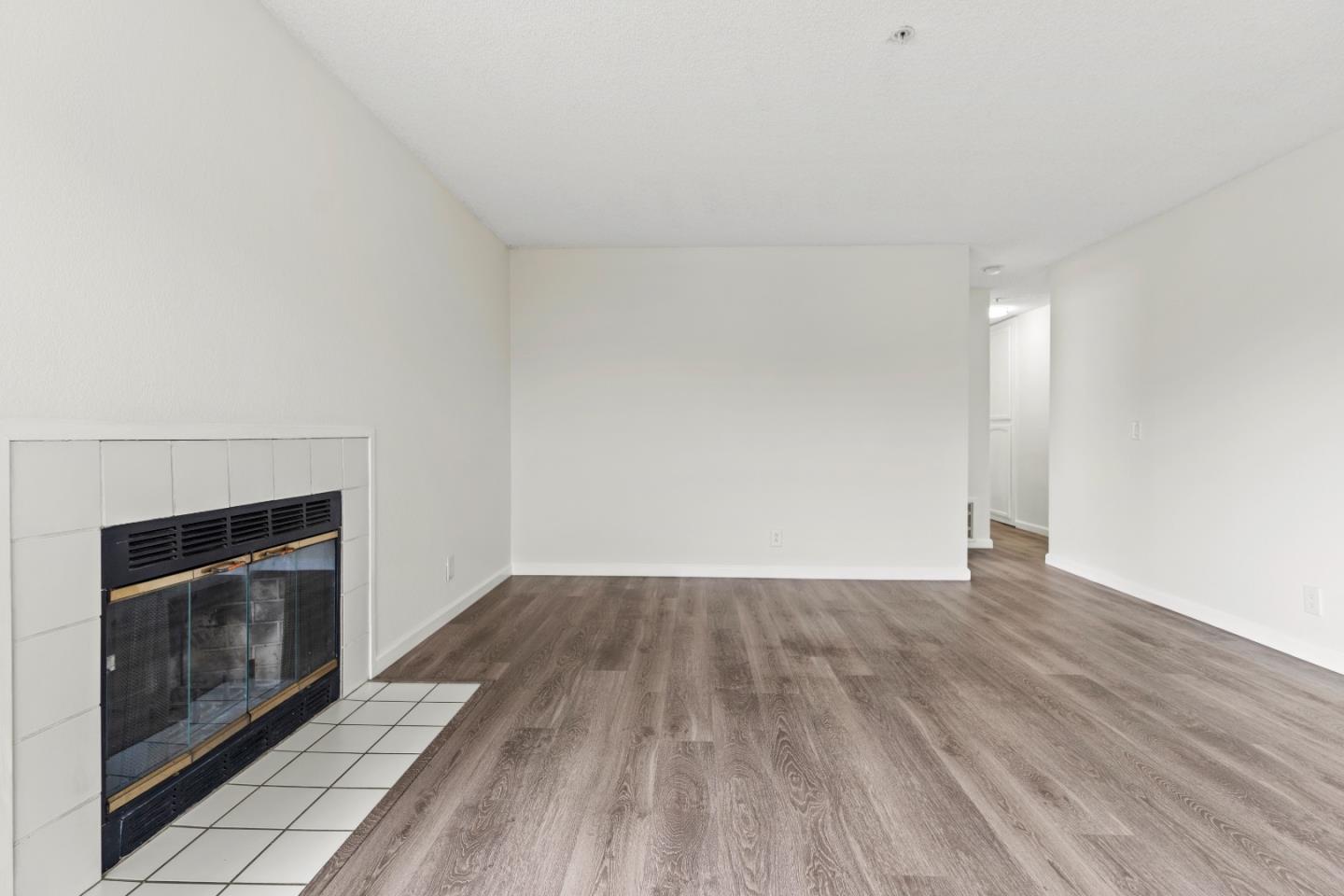 Detail Gallery Image 7 of 27 For 25192 Copa Del Oro Dr #104,  Hayward,  CA 94545 - 2 Beds | 2 Baths