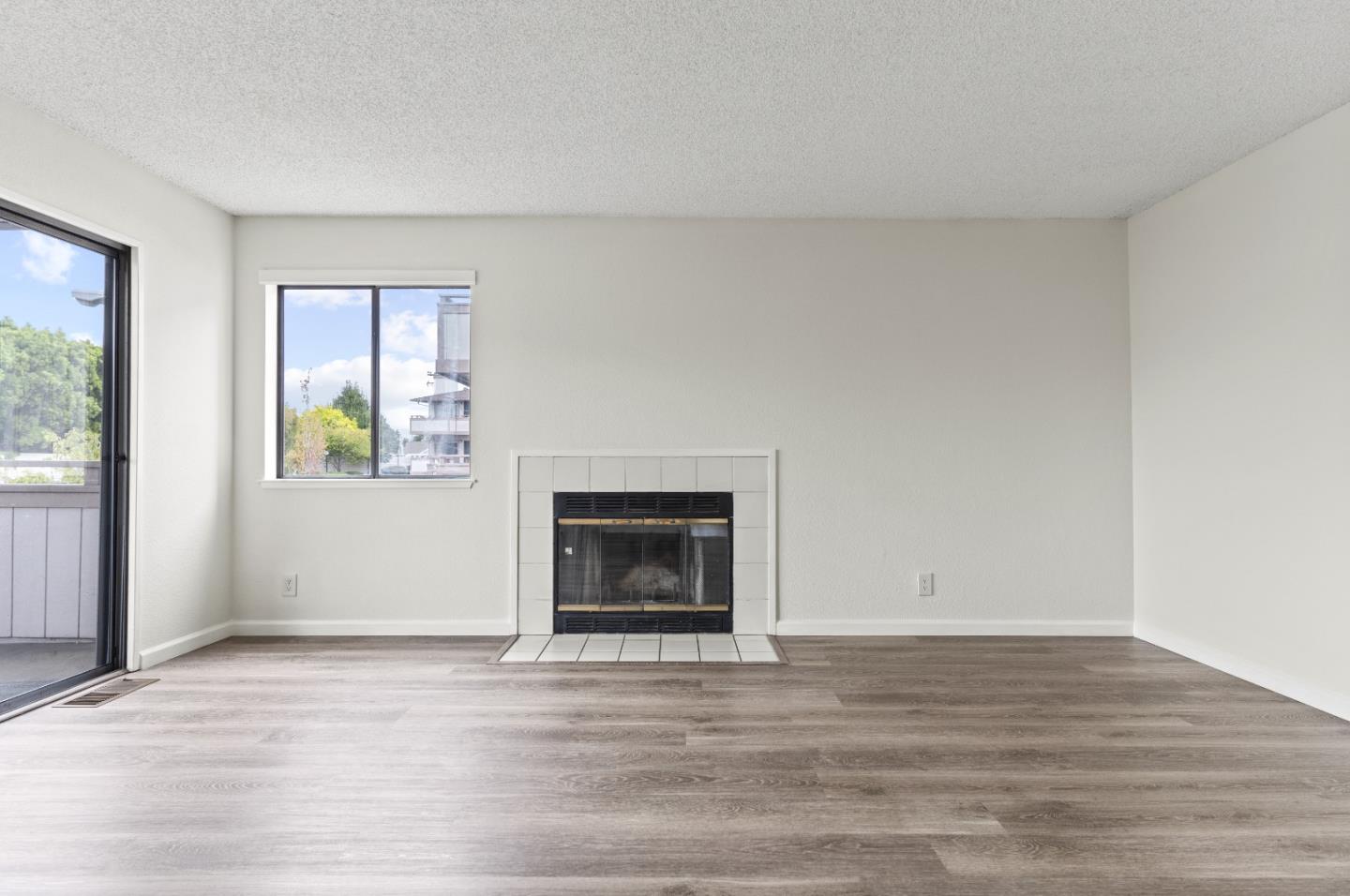 Detail Gallery Image 8 of 27 For 25192 Copa Del Oro Dr #104,  Hayward,  CA 94545 - 2 Beds | 2 Baths