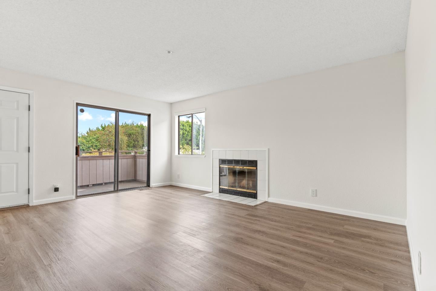 Detail Gallery Image 9 of 27 For 25192 Copa Del Oro Dr #104,  Hayward,  CA 94545 - 2 Beds | 2 Baths