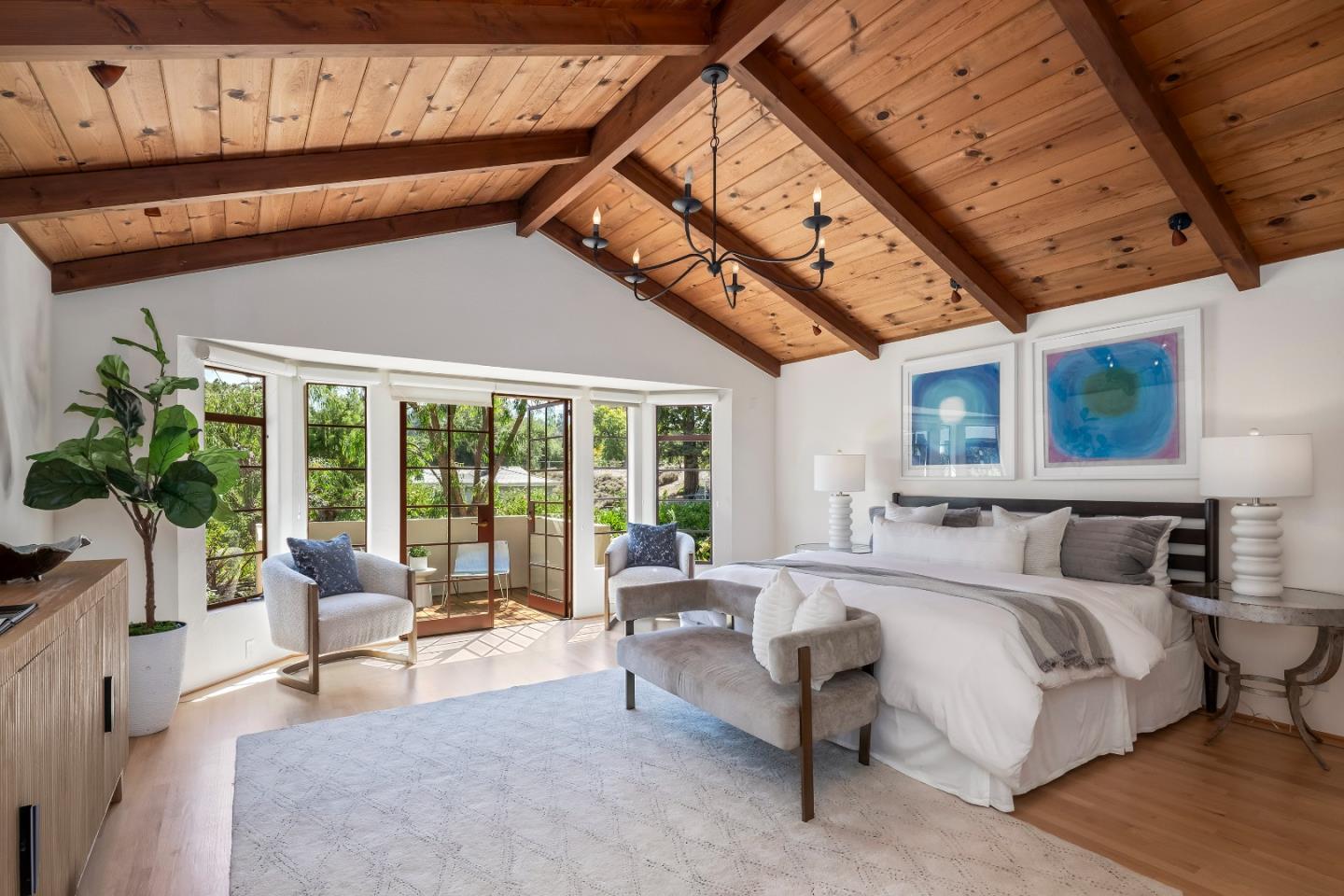 Detail Gallery Image 14 of 37 For 25620 Deerfield Dr, Los Altos Hills,  CA 94022 - 4 Beds | 3 Baths