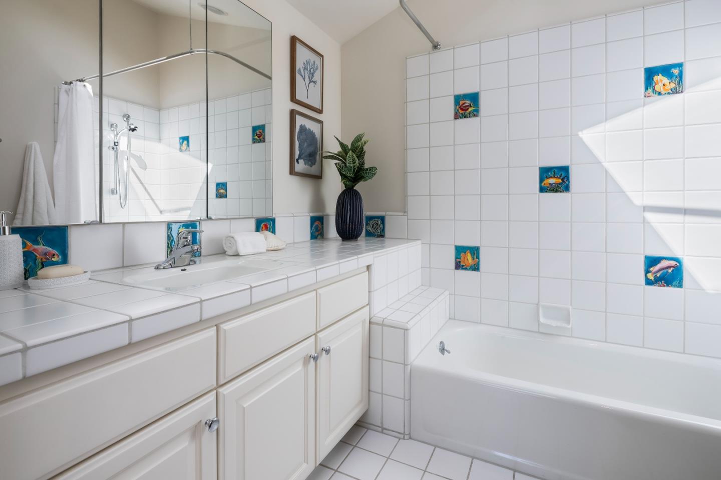Detail Gallery Image 23 of 37 For 25620 Deerfield Dr, Los Altos Hills,  CA 94022 - 4 Beds | 3 Baths