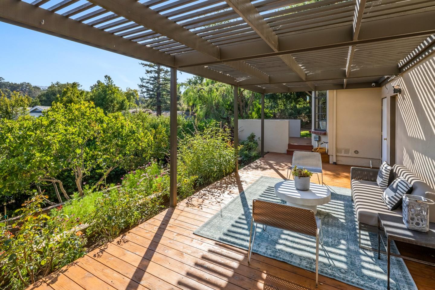 Detail Gallery Image 31 of 37 For 25620 Deerfield Dr, Los Altos Hills,  CA 94022 - 4 Beds | 3 Baths