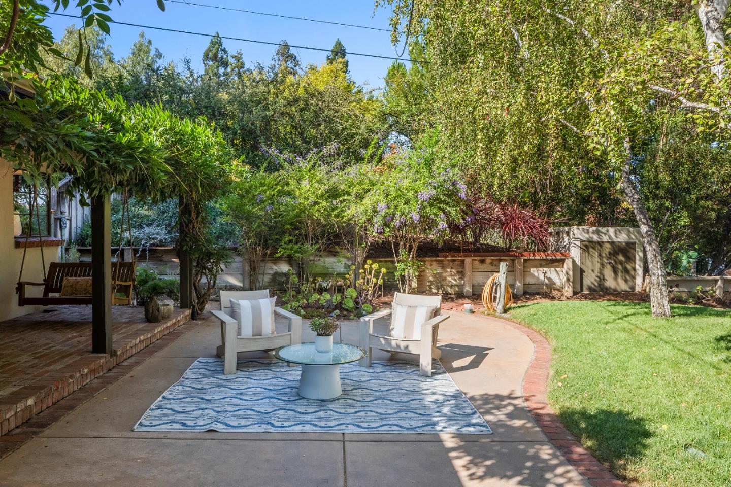 Detail Gallery Image 34 of 37 For 25620 Deerfield Dr, Los Altos Hills,  CA 94022 - 4 Beds | 3 Baths