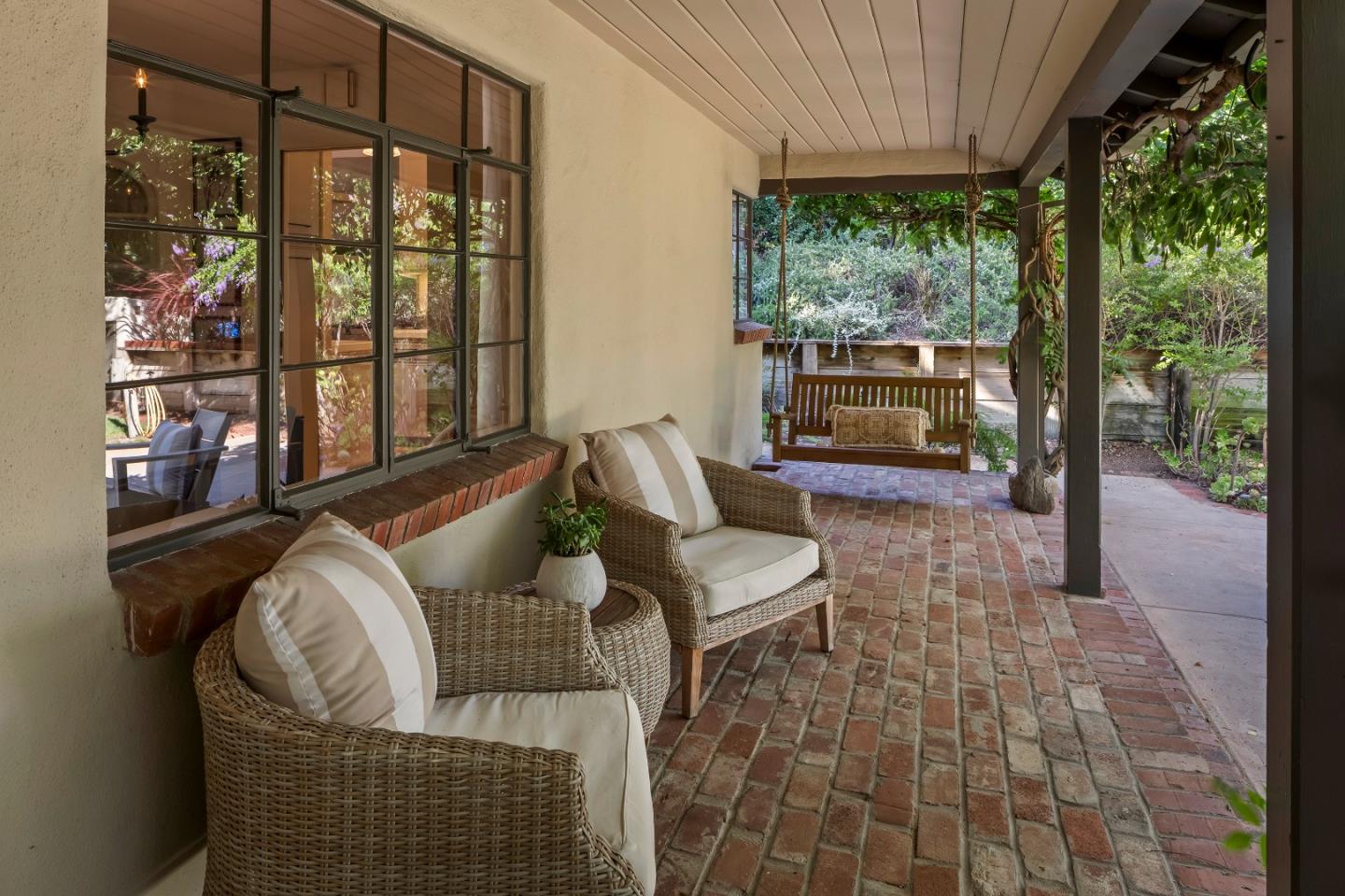 Detail Gallery Image 35 of 37 For 25620 Deerfield Dr, Los Altos Hills,  CA 94022 - 4 Beds | 3 Baths
