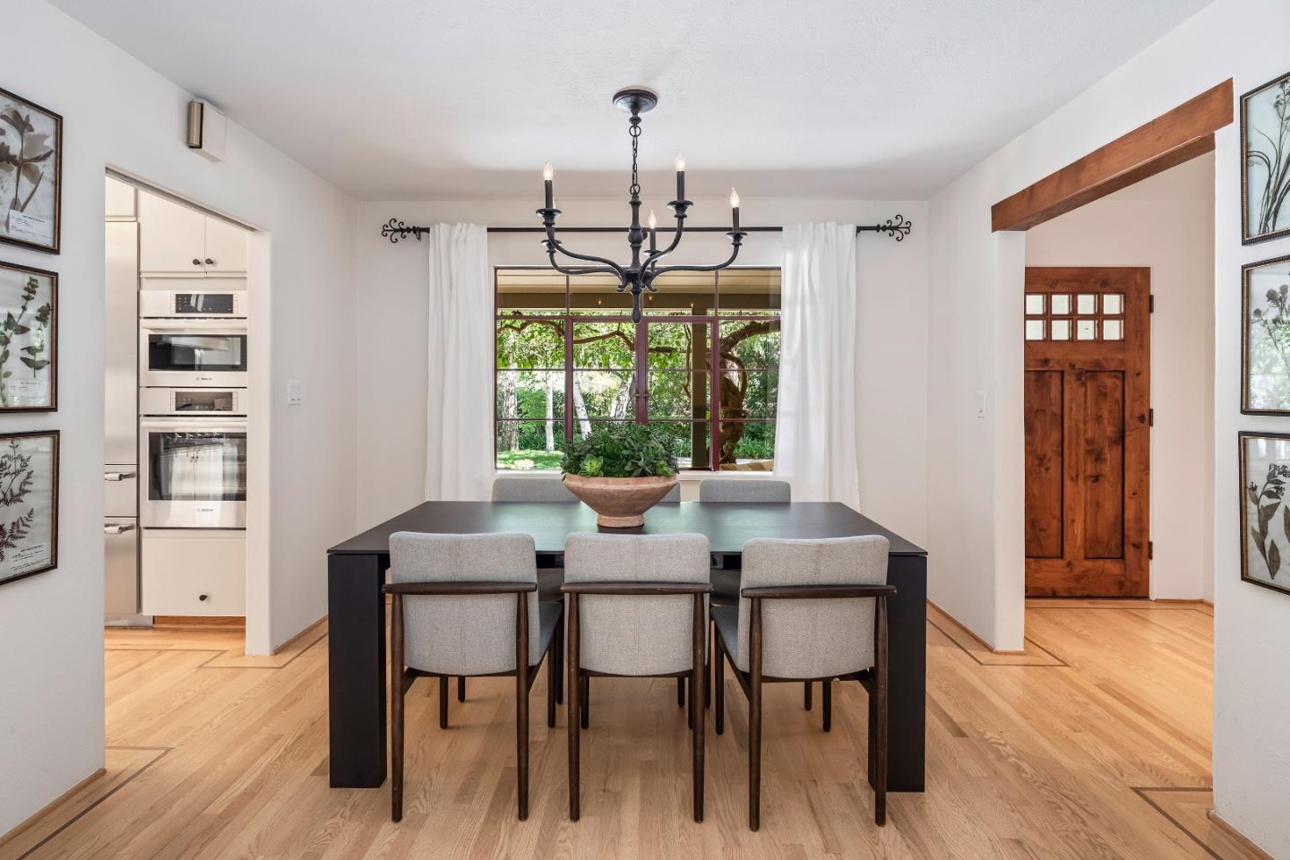 Detail Gallery Image 5 of 37 For 25620 Deerfield Dr, Los Altos Hills,  CA 94022 - 4 Beds | 3 Baths