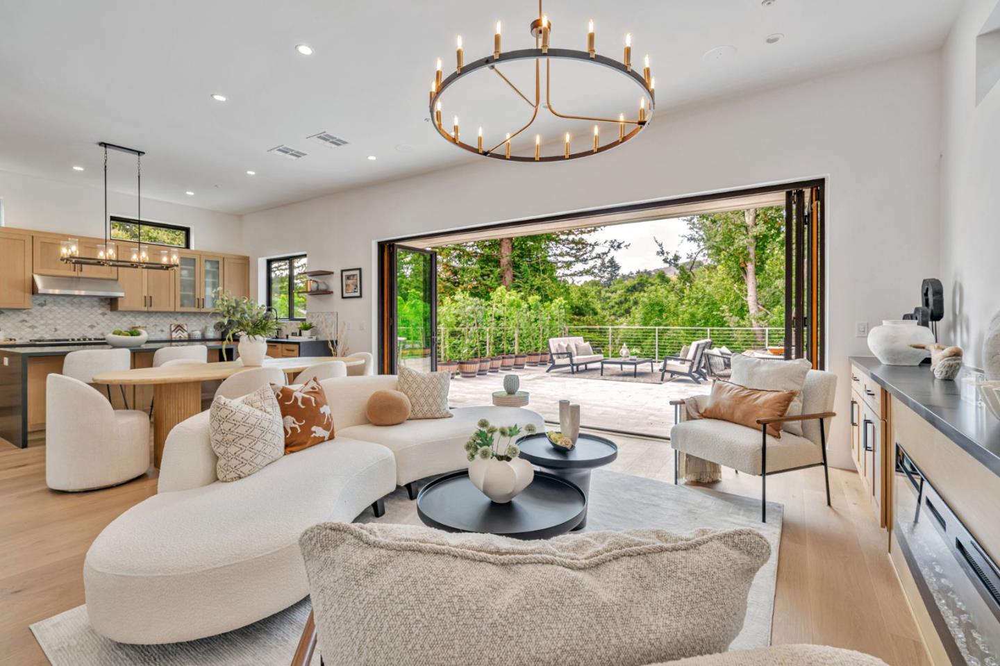 Detail Gallery Image 13 of 36 For 11664 Winding Way, Los Altos,  CA 94024 - 5 Beds | 5 Baths