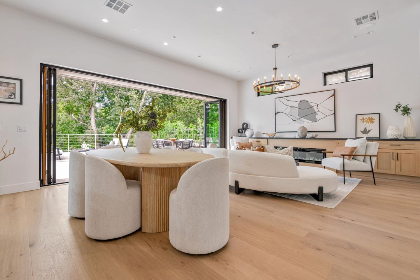 Detail Gallery Image 14 of 36 For 11664 Winding Way, Los Altos,  CA 94024 - 5 Beds | 5 Baths