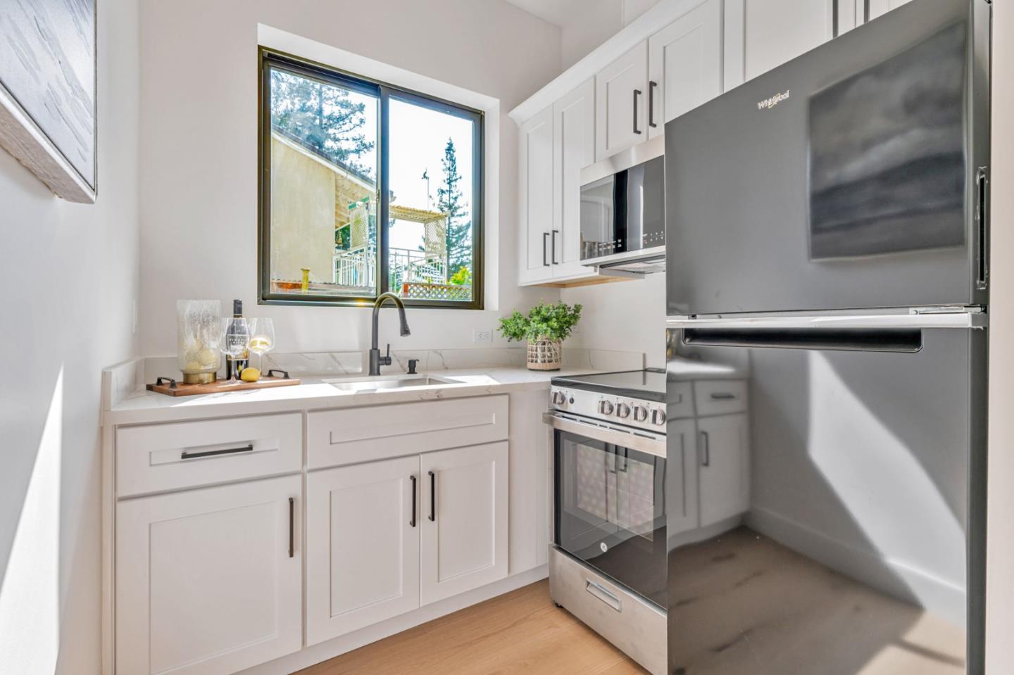 Detail Gallery Image 20 of 36 For 11664 Winding Way, Los Altos,  CA 94024 - 5 Beds | 5 Baths