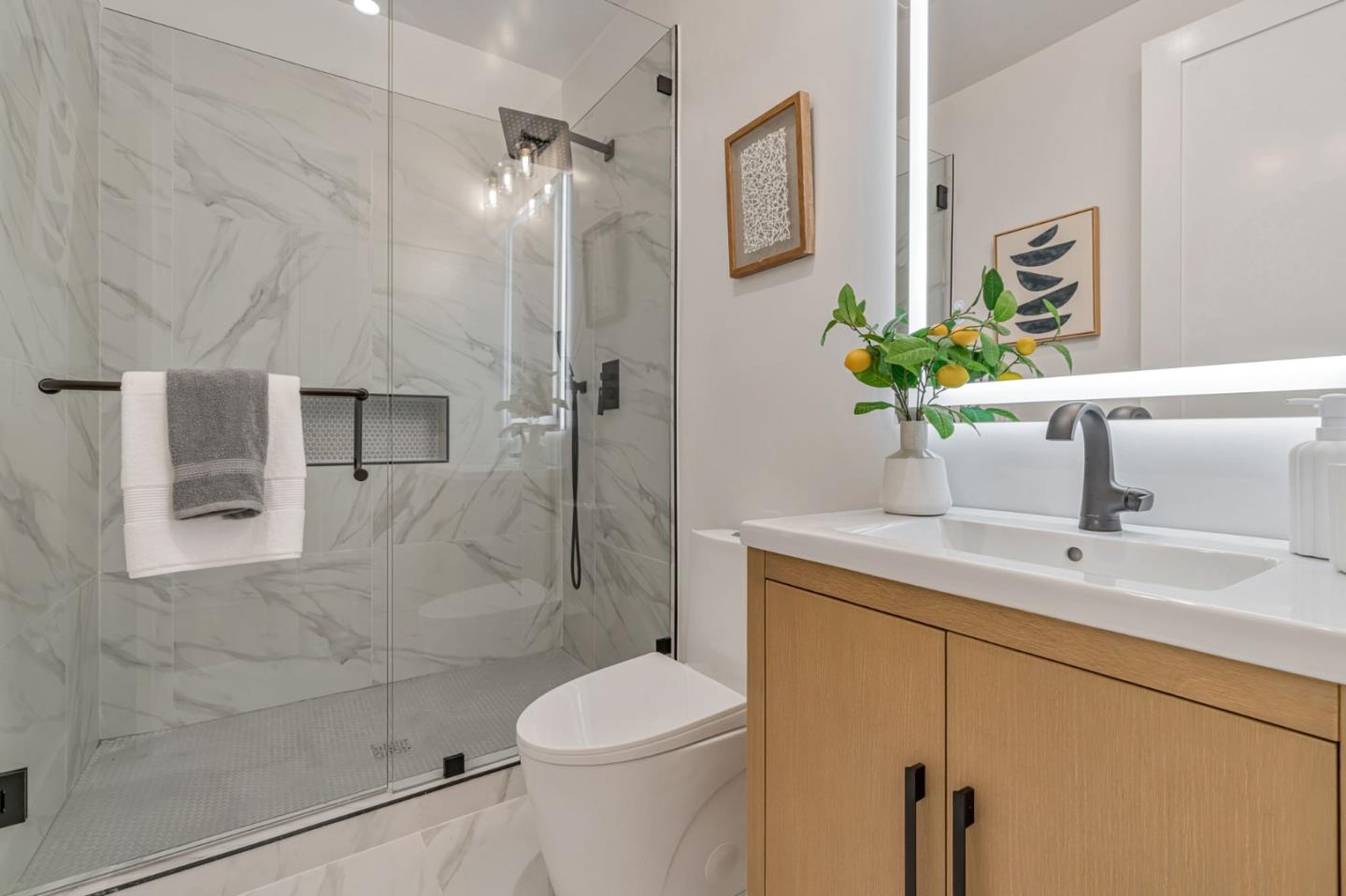 Detail Gallery Image 23 of 36 For 11664 Winding Way, Los Altos,  CA 94024 - 5 Beds | 5 Baths