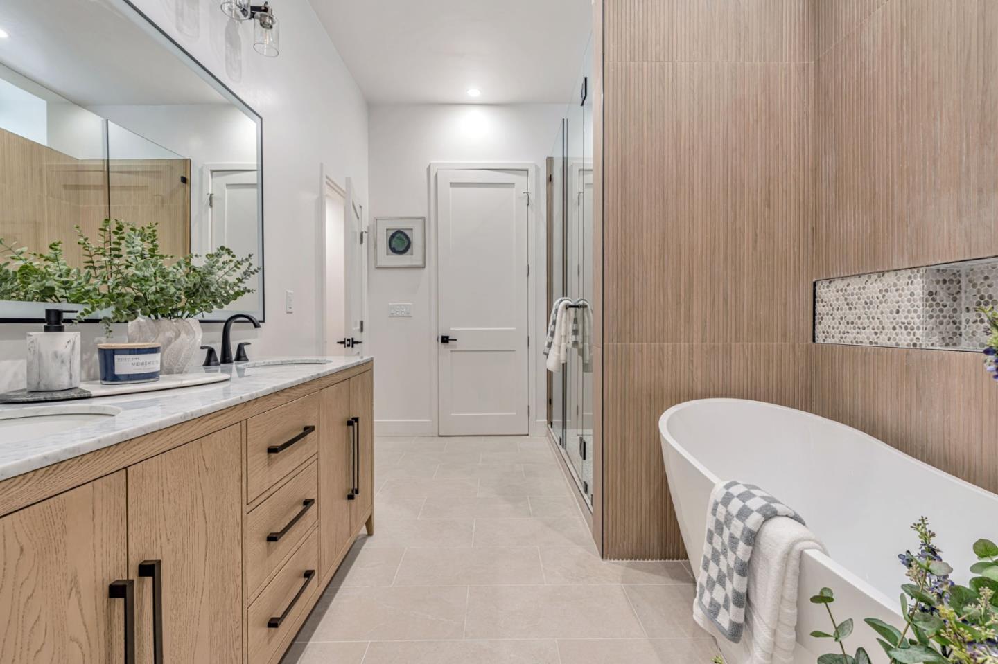 Detail Gallery Image 24 of 36 For 11664 Winding Way, Los Altos,  CA 94024 - 5 Beds | 5 Baths