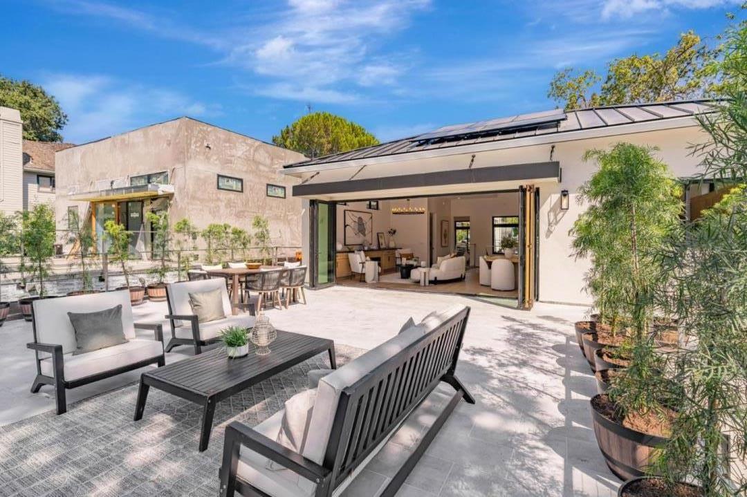 Detail Gallery Image 31 of 36 For 11664 Winding Way, Los Altos,  CA 94024 - 5 Beds | 5 Baths