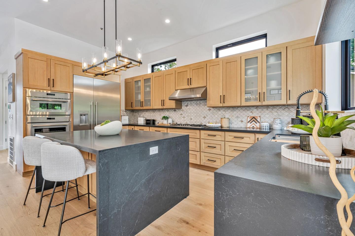 Detail Gallery Image 7 of 36 For 11664 Winding Way, Los Altos,  CA 94024 - 5 Beds | 5 Baths