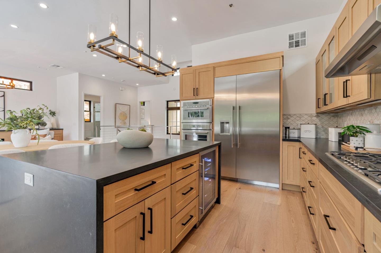 Detail Gallery Image 8 of 36 For 11664 Winding Way, Los Altos,  CA 94024 - 5 Beds | 5 Baths