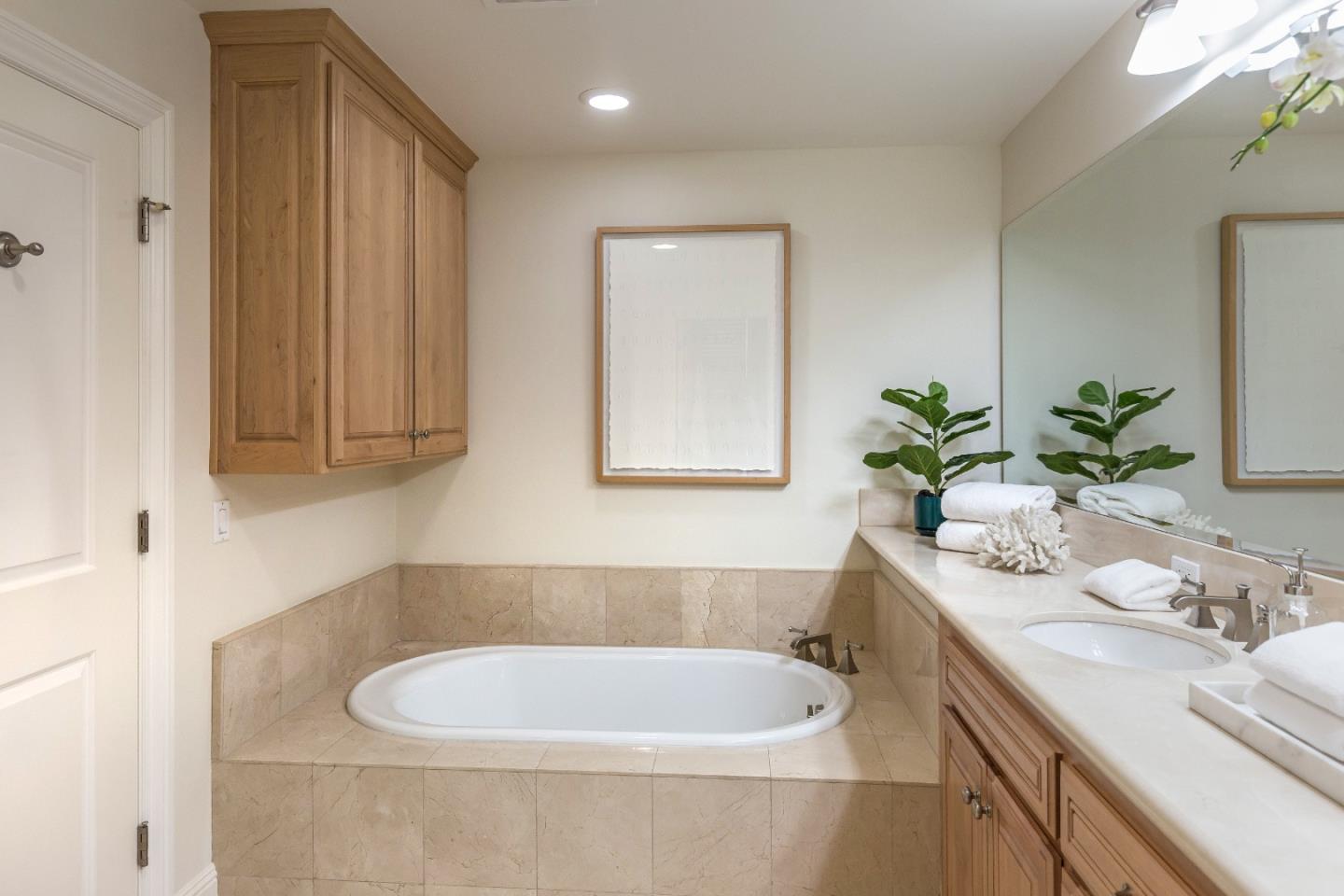 Detail Gallery Image 16 of 25 For 315 Homer Ave #105,  Palo Alto,  CA 94301 - 2 Beds | 2 Baths