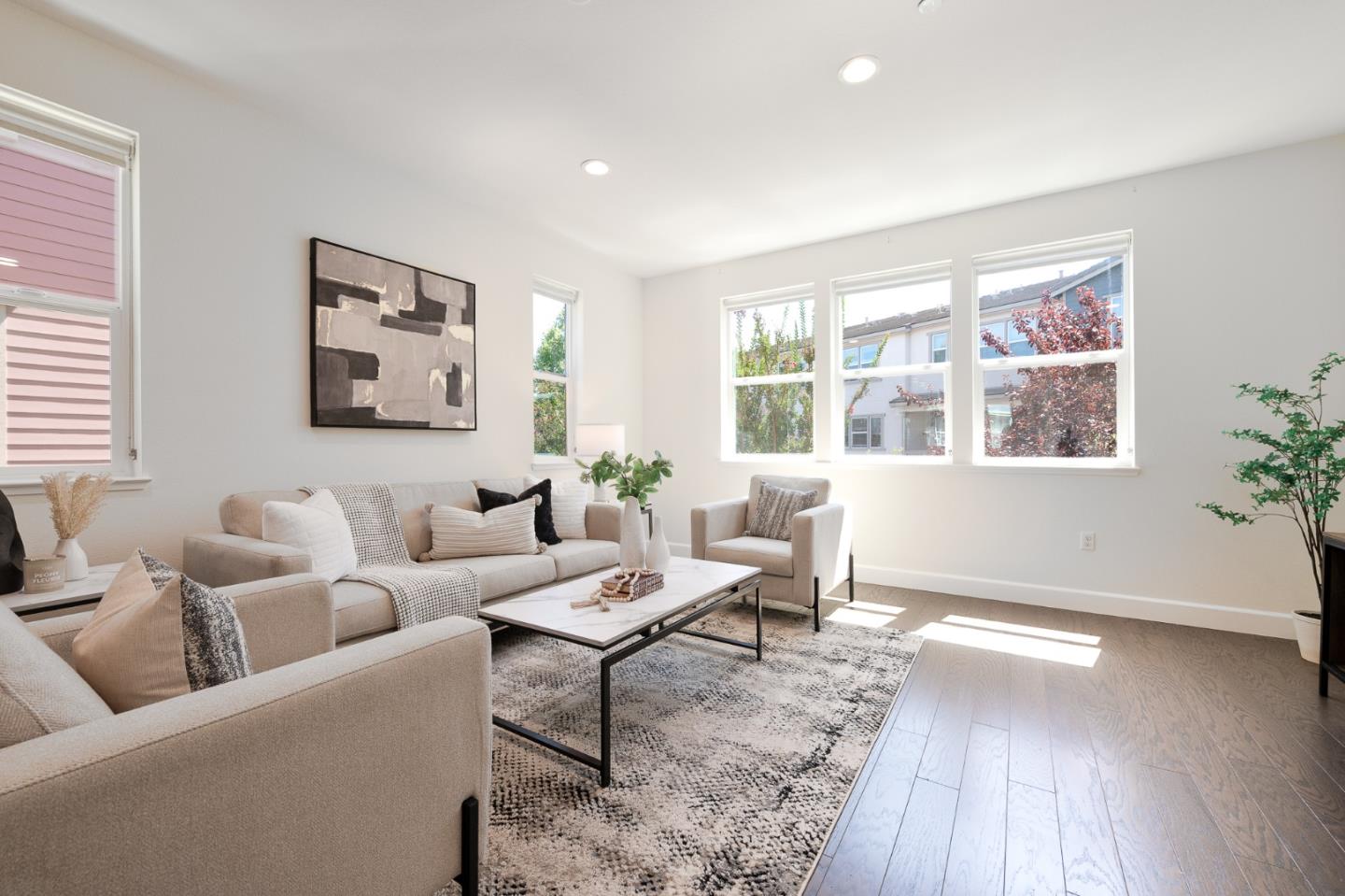 Detail Gallery Image 10 of 26 For 712 Bramble Ter, Sunnyvale,  CA 94086 - 3 Beds | 3/1 Baths